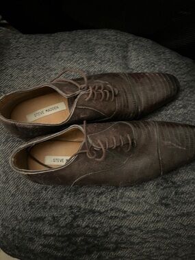 Steve Madden Brown Textured Leather Cap-Toe Oxfords